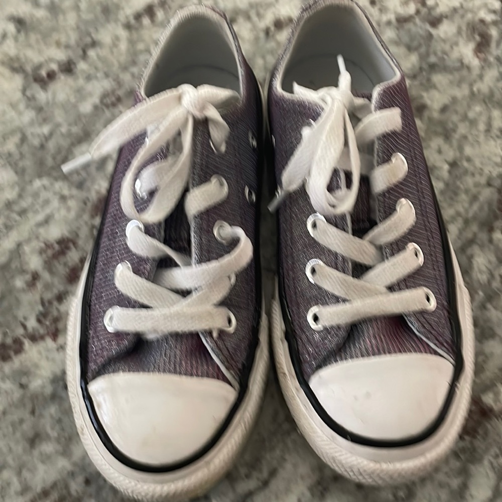 Super cute mermaid converse girls toddler sneakers:)